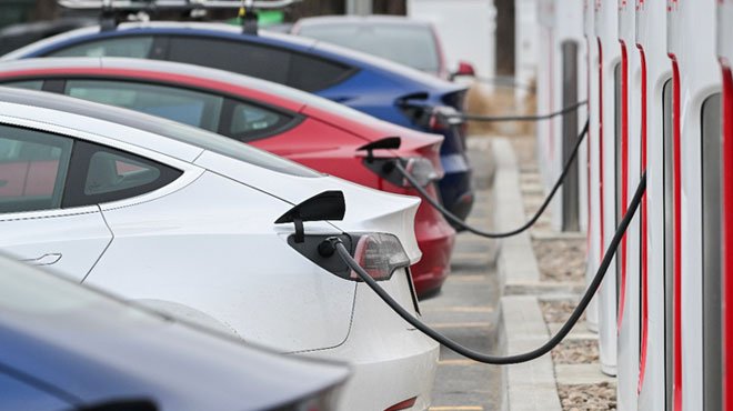 トランプ政権がカリフォルニア州のEV義務化を撤回 ─ 消費者を苦しめ、雇用を奪う規制撤回に賞賛の声相次ぐ