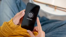 ChatGPTなどの生成AI、若者世代の「デジタルの親友」に ─ 費やした時間は流れ去っていく