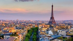 少子化対策の"成功例"のフランスで、戦後初の「人口自然減」という衝撃 ─ 社会保障を手厚くしても少子化は止められない現実