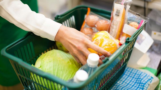 最低賃金が全都道府県で初めて1000円超え ─ しかし、食料品高騰、企業倒産、雇用減少といった副作用が国民を待ち受ける