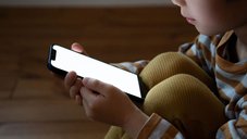 「SNS依存が自殺、摂食障害等の原因」とする訴訟が全米で2000件に激増 ─ ネット・AIが"ドラッグ・薬害"扱いになる時代が来つつある