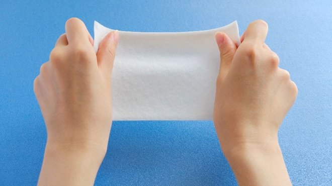 「慢性の腰痛に湿布薬」など医療費のムダ3千億円の試算を発表 ─ 「必要な治療」の在り方が問われる今、心と体の関係に注目を