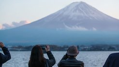 石破前政権が発表した中国人向け観光ビザ緩和措置、早期実施が困難に ─ むしろ高市政権はこの緩和措置の撤回を