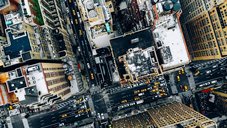 マムダニNY市長が「富裕層増税ができなければ、固定資産税の10%増税を」と提案も、「社会主義の失敗をベネズエラから学んでいない」と批判殺到 マムダニNY市長が「富裕層増税ができなければ、固定資産税の10%増税を」と提案も、「社会主義の失敗をベネズエラから学んでいない」と批判殺到