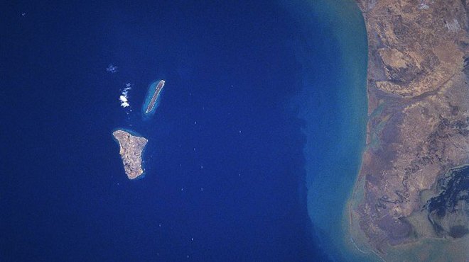 イランの弱点は「石油インフラ」、トランプ氏は攻撃目標から"弱点"を外して、ホルムズ海峡の妨害停止を迫る