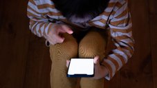 未成年のSNS依存をめぐる米国の裁判で、SNS企業に賠償命令を下す評決 ─ 大人は有害性を認識し、子供には制限するなど対策必要 未成年のSNS依存をめぐる米国の裁判で、SNS企業に賠償命令を下す評決 ─ 大人は有害性を認識し、子供には制限するなど対策必要