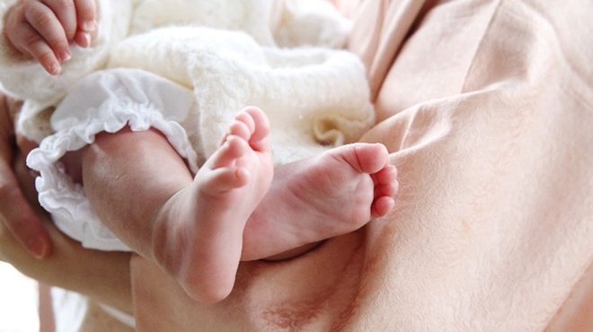 「独身税」との批判相次ぐ子供・子育て支援金、4月から徴収開始 ─ 子育ての「税負担化」は少子化に逆効果