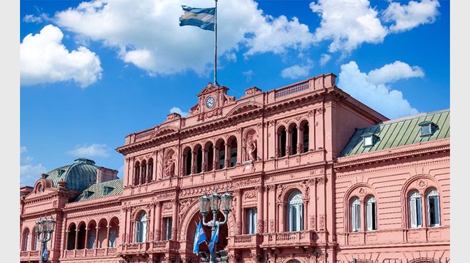 アルゼンチンのミレイ大統領の「労働改革」で、規制に苦しむ企業から歓迎の声 ─ 左派と戦い、「小さな政府」で国を復活させる