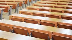 私大の統廃合や定員削減をめぐり「4割削減案」が浮上するも、そもそも政府が大学を支配する補助金システムに問題がある