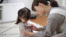 子供の医療費無償化で増える過剰受診、企業の健康保険組合の連合組織が「適切利用」を呼びかけ ─ 膨らむ医療費をさらに増やすばかりの無駄は見直すべき
