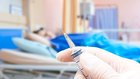 フランスで、回復の見込みのない重篤患者の「自殺ほう助」を認める法案が可決 ─ だが「安楽死」が自殺に使われるケースも増え、宗教的にも深刻な問題 フランスで、回復の見込みのない重篤患者の「自殺ほう助」を認める法案が可決 ─ だが「安楽死」が自殺に使われるケースも増え、宗教的にも深刻な問題