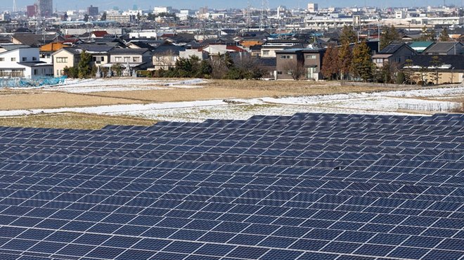 政府が太陽光パネル購入補助廃止も、次世代技術「ペロブスカイト」支援は4倍 ─ 「脱炭素撤退」まで踏み込まなければ、税金の無駄遣いになりかねない 政府が太陽光パネル購入補助廃止も、次世代技術「ペロブスカイト」支援は4倍 ─ 「脱炭素撤退」まで踏み込まなければ、税金の無駄遣いになりかねない
