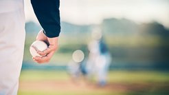 高校野球女子選抜との試合で本気のプレーを見せるイチロー ─ 新たな目標に向かって戦い続けるプロは「慢心」と無縁 高校野球女子選抜との試合で本気のプレーを見せるイチロー ─ 新たな目標に向かって戦い続けるプロは「慢心」と無縁