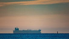 イランがホルムズ海峡を封鎖するも、石油輸送量は「開戦前にほぼ回復」し、海峡を支配できていない実態が判明 ─ 逆にイランの石油収入は今月ゼロになる危機 イランがホルムズ海峡を封鎖するも、石油輸送量は「開戦前にほぼ回復」し、海峡を支配できていない実態が判明 ─ 逆にイランの石油収入は今月ゼロになる危機
