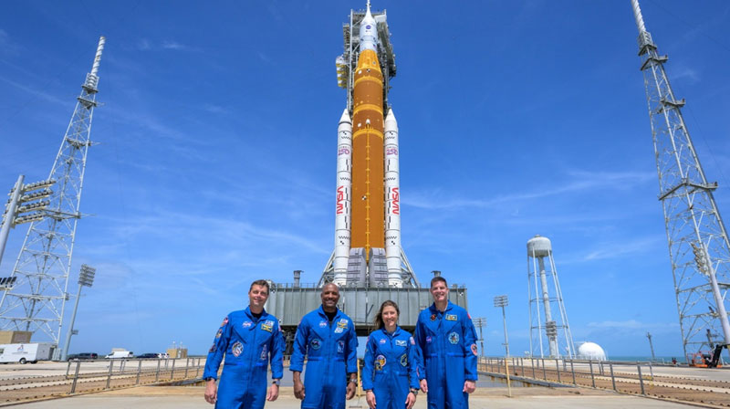 「アポロ」以来半世紀ぶりの有人月周回、打ち上げへ ─ 月面基地計画が本格始動した