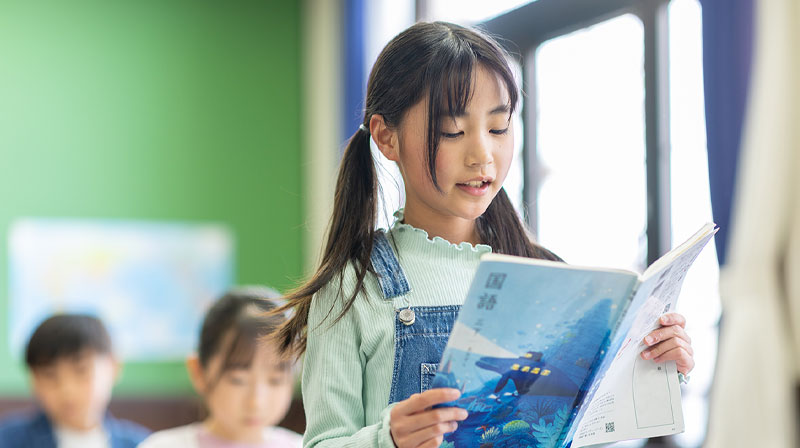 教育委員会・国立・私立学校の約9割が「教科書は紙とデジタルの併用希望」との調査結果 ─ 急速なデジタル化がとん挫した北欧に学び、紙重視を進めるべき