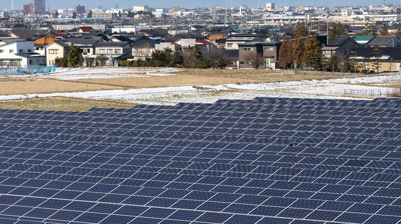 政府が太陽光パネル購入補助廃止も、次世代技術「ペロブスカイト」支援は4倍 ─ 「脱炭素撤退」まで踏み込まなければ、税金の無駄遣いになりかねない